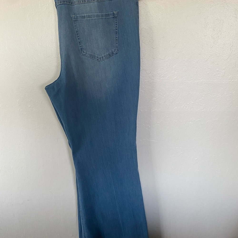 Lauren Conrad bell bottom Jean sz 18